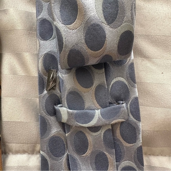 Bundle of 5 Vintage Patterned Silk Ties - Picture 6 of 6